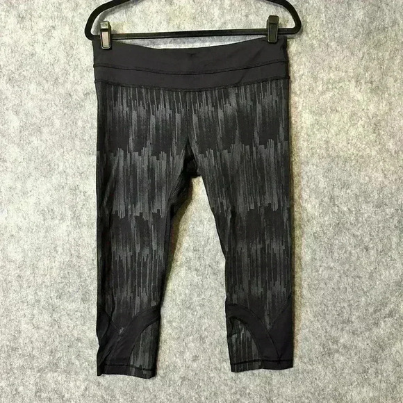 Lululemon Run: Inspire Crop II - Size 10 - Picture 2 of 6